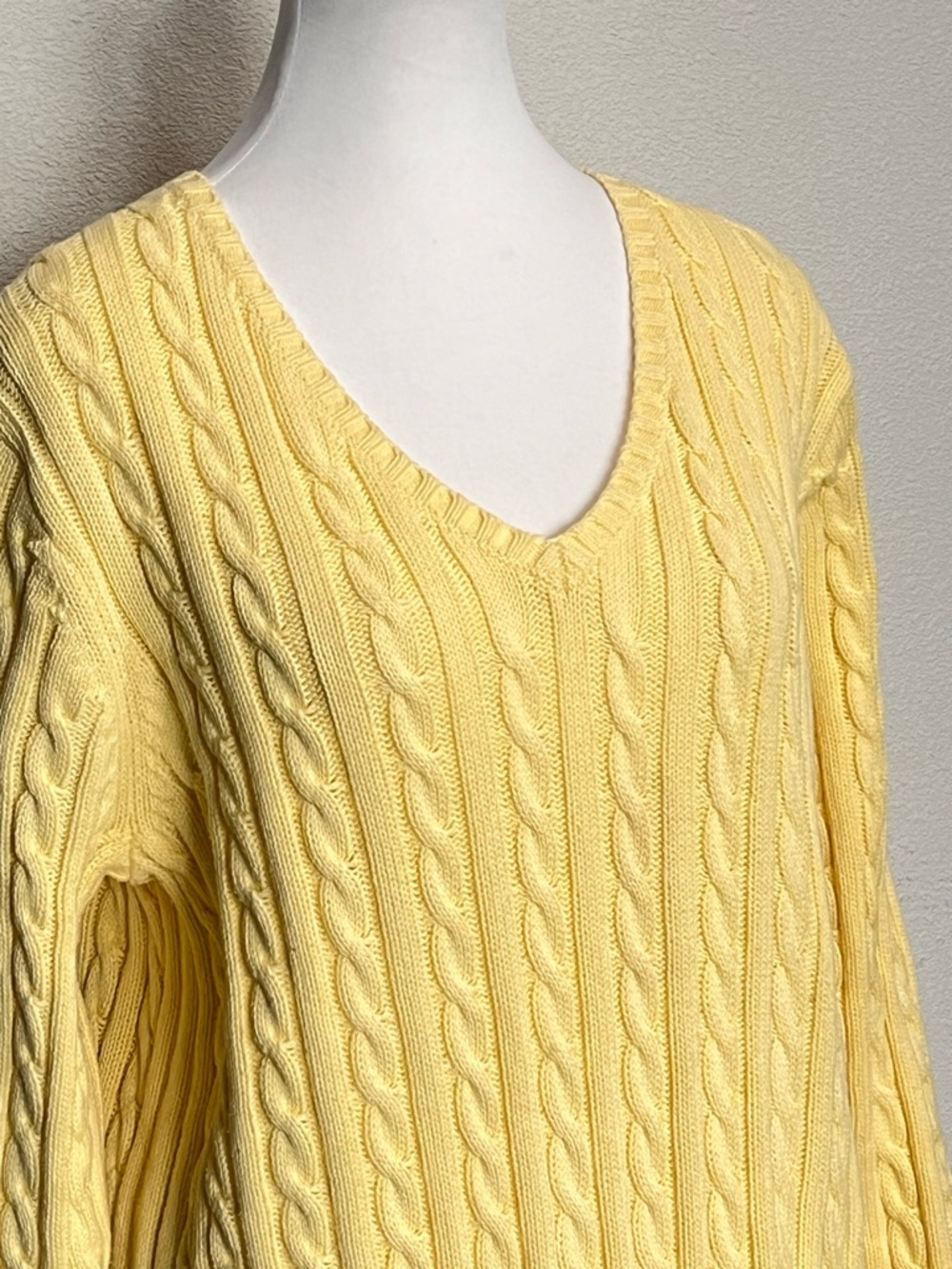 L.L. Bean Cable Knit V-Neck Sweater L | Light Yellow/100% Cotton | EUC | Preppy - Picture 2 of 8